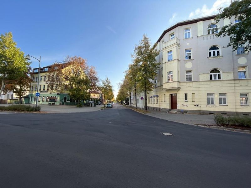 Ankommen. Auspacken. Wohlfühlen. / Move in. Settle in. Feel at home.